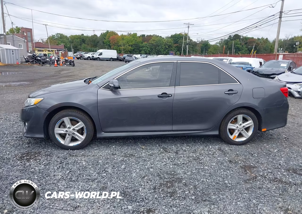 2014 Toyota Camry Se VIN:4T1BF1FK5EU823475 - 14