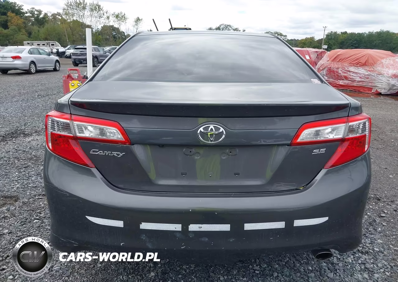 2014 Toyota Camry Se VIN:4T1BF1FK5EU823475 - 16