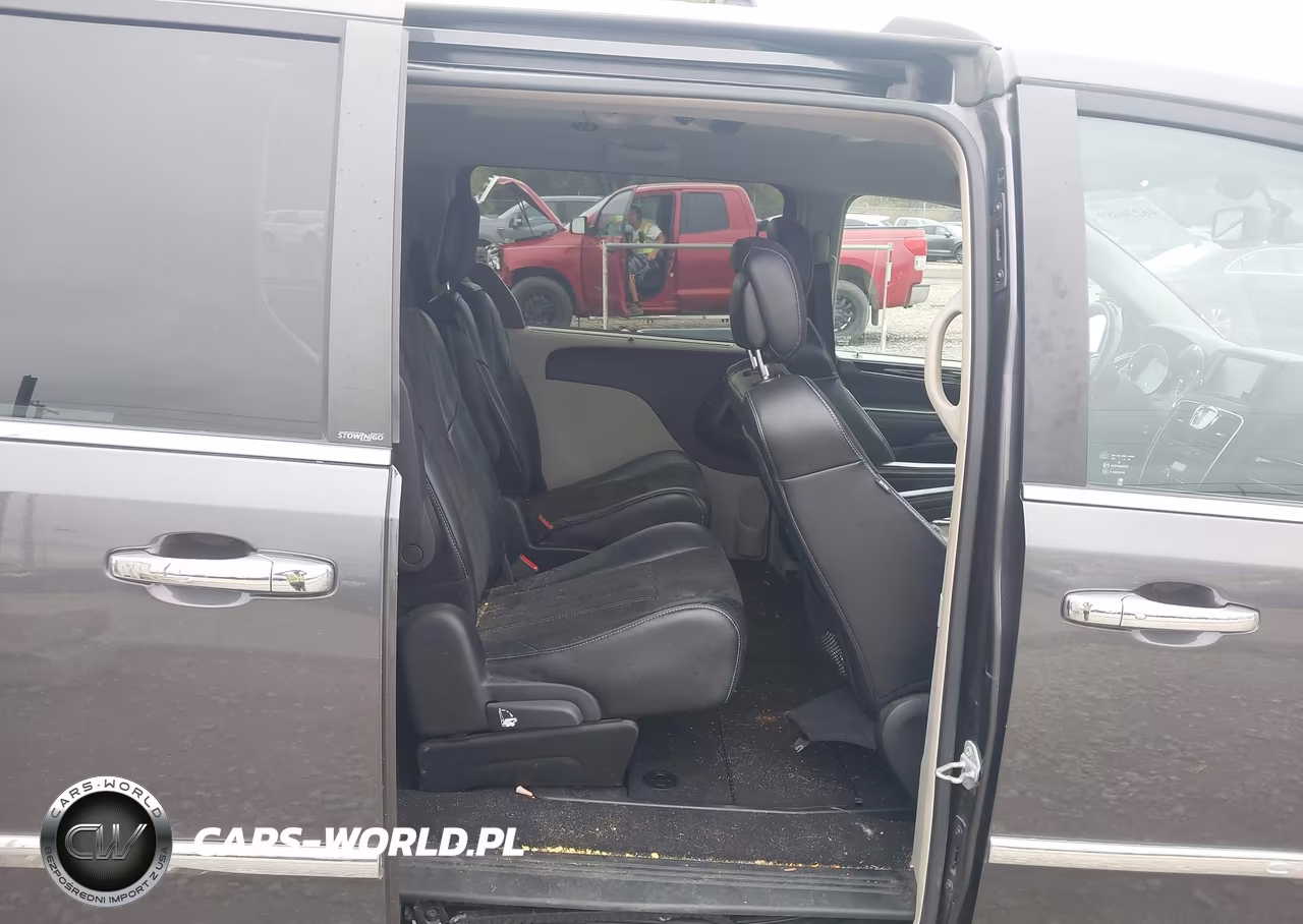 2014 Chrysler Town & Country Touring-L 30Th Anniversary VIN:2C4RC1CG1ER258652 - 8