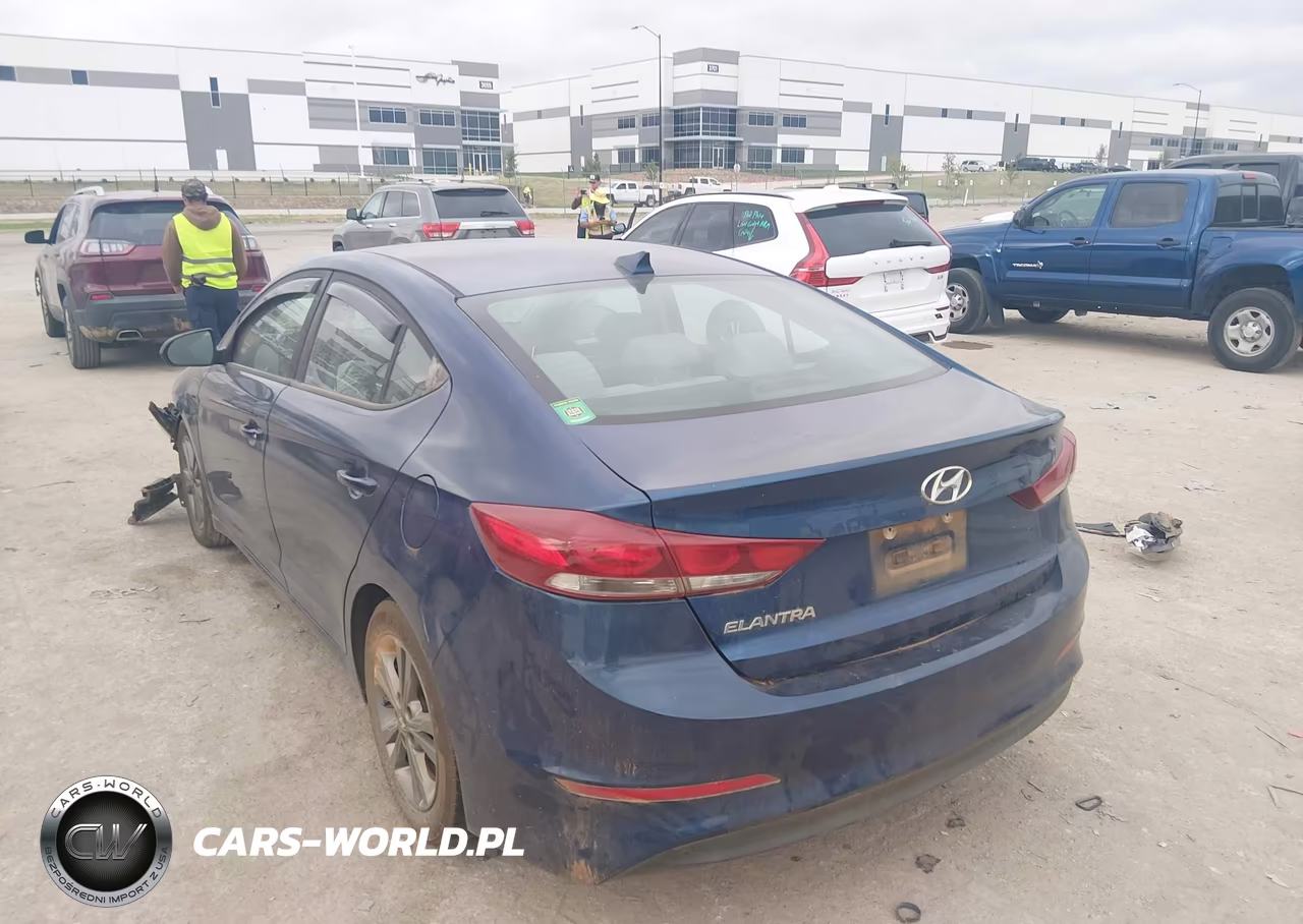 2018 Hyundai Elantra Sel VIN:5NPD84LF3JH236342 - 3