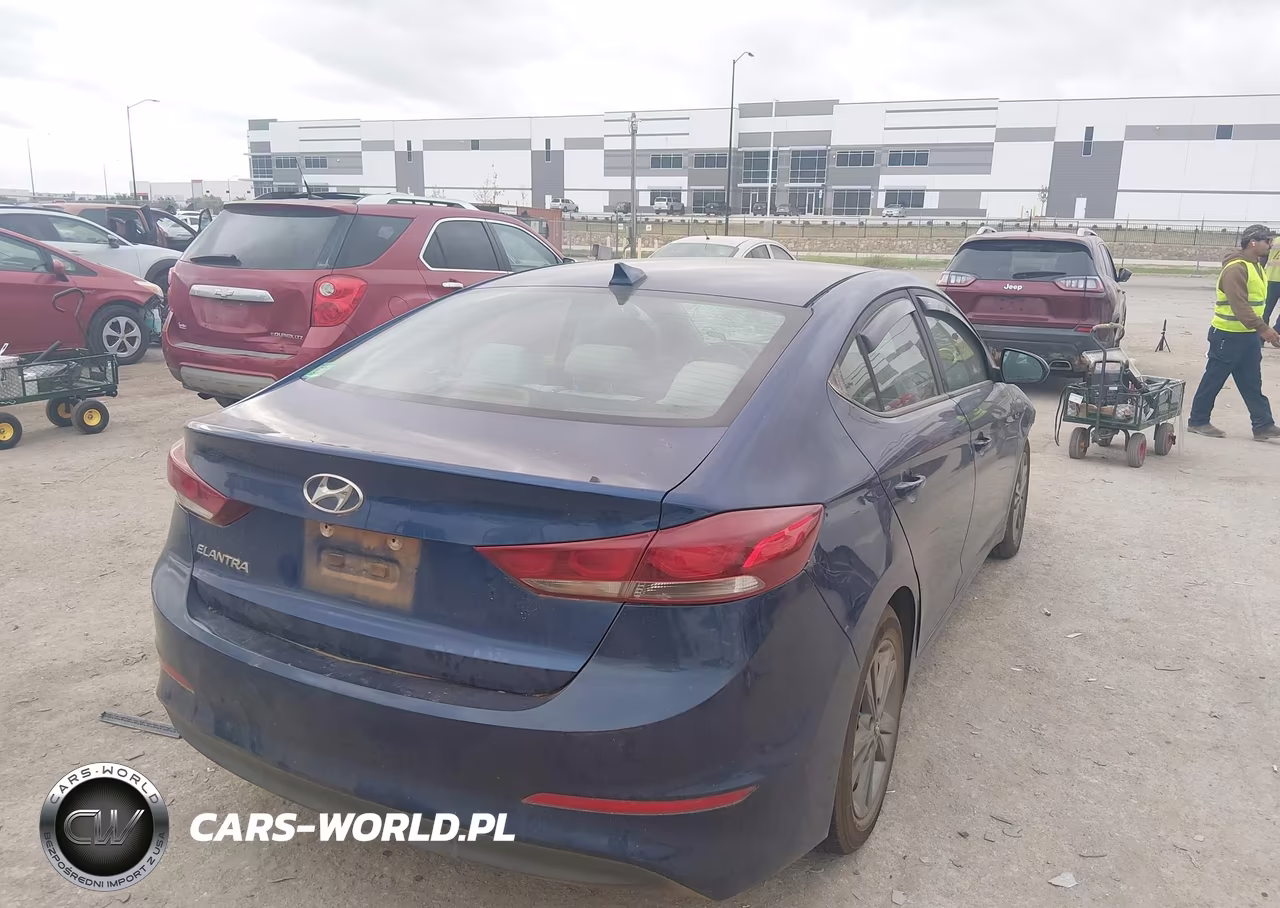 2018 Hyundai Elantra Sel VIN:5NPD84LF3JH236342 - 4