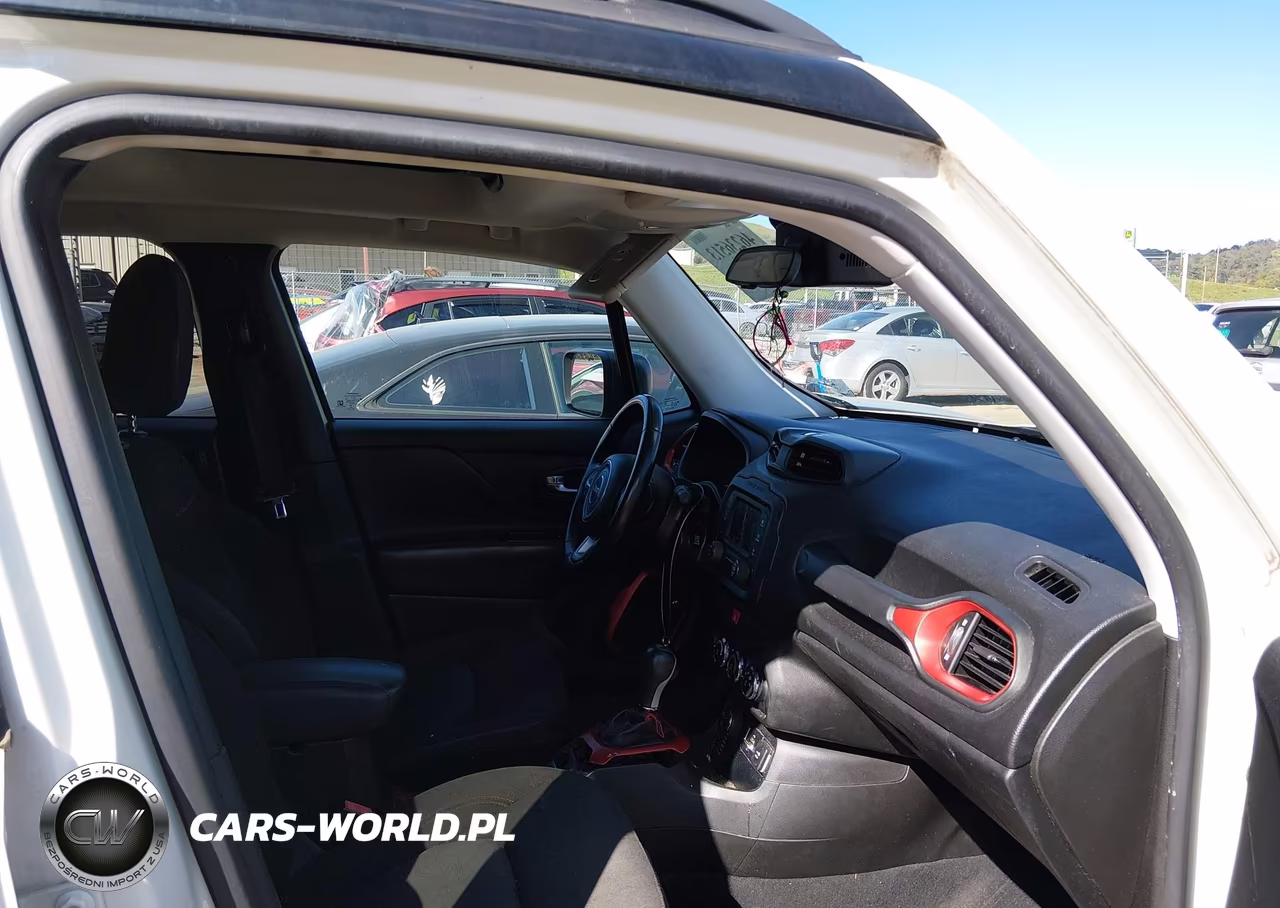 2017 Jeep Renegade Trailhawk 4X4 VIN:ZACCJBCB1HPF87754 - 5
