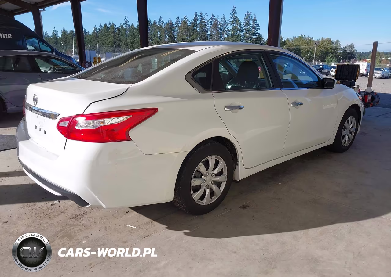 2017 Nissan Altima 2.5 S VIN:1N4AL3AP8HN352207 - 4