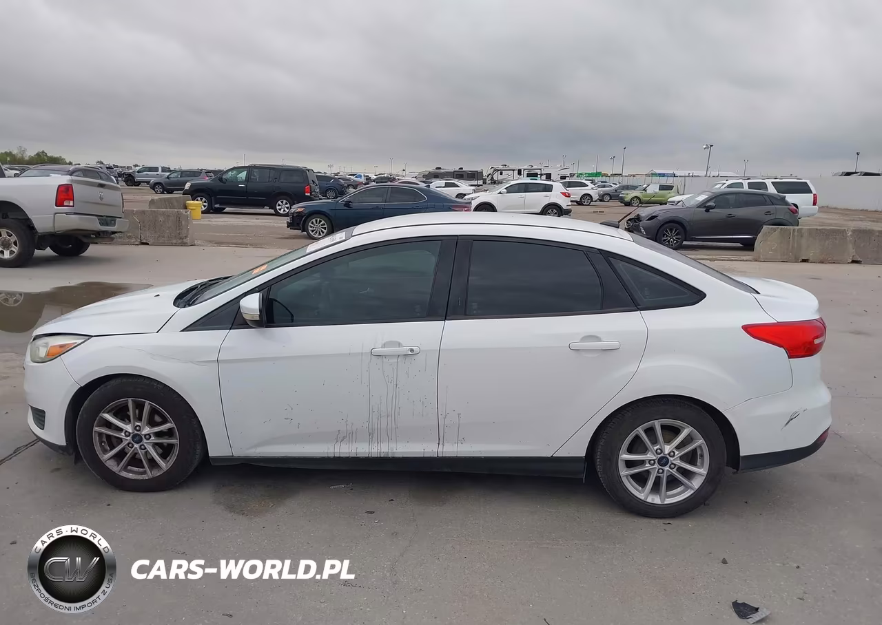 2015 Ford Focus Se VIN:1FADP3F26FL205889 - 14