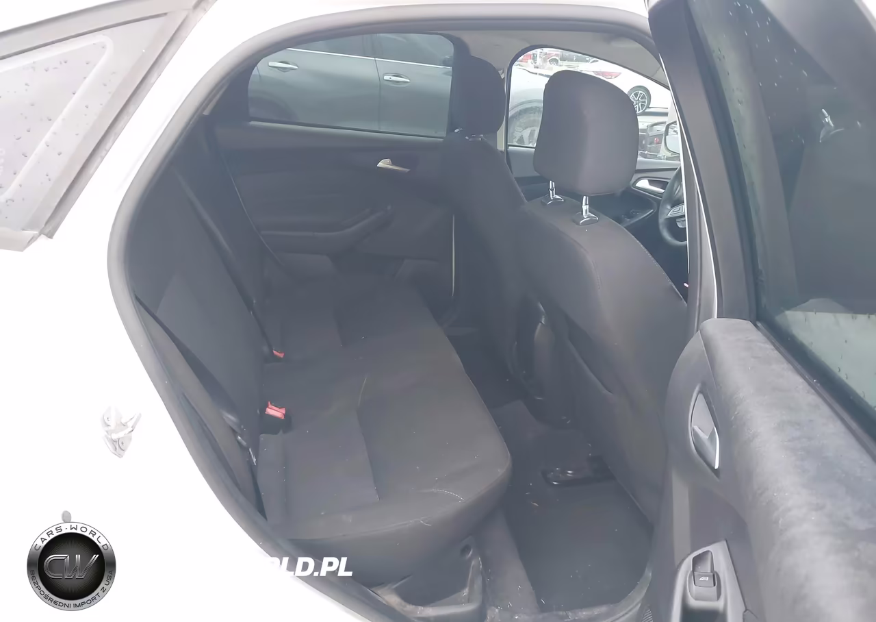 2015 Ford Focus Se VIN:1FADP3F26FL205889 - 8