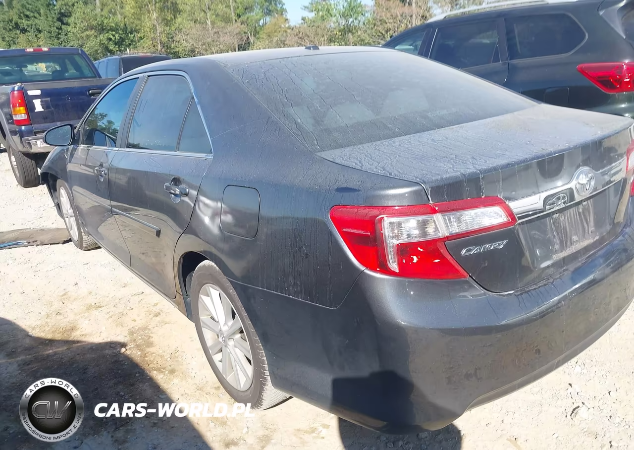 2014 Toyota Camry Xle VIN:4T4BF1FK8ER344666 - 3
