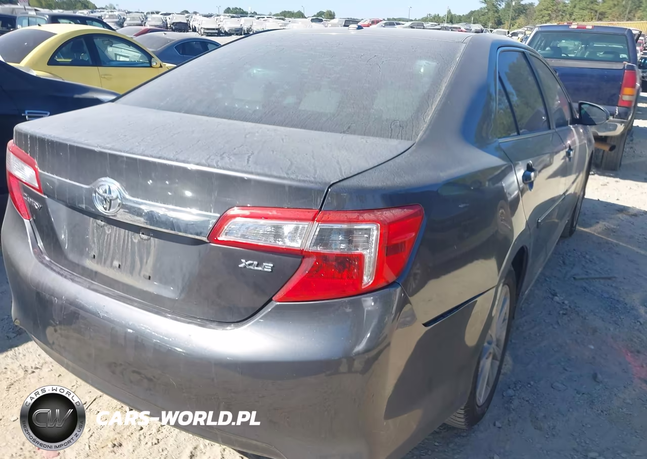 2014 Toyota Camry Xle VIN:4T4BF1FK8ER344666 - 4