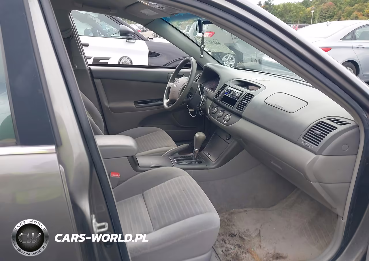 2005 Toyota Camry Le VIN:4T1BE32K05U548635 - 5