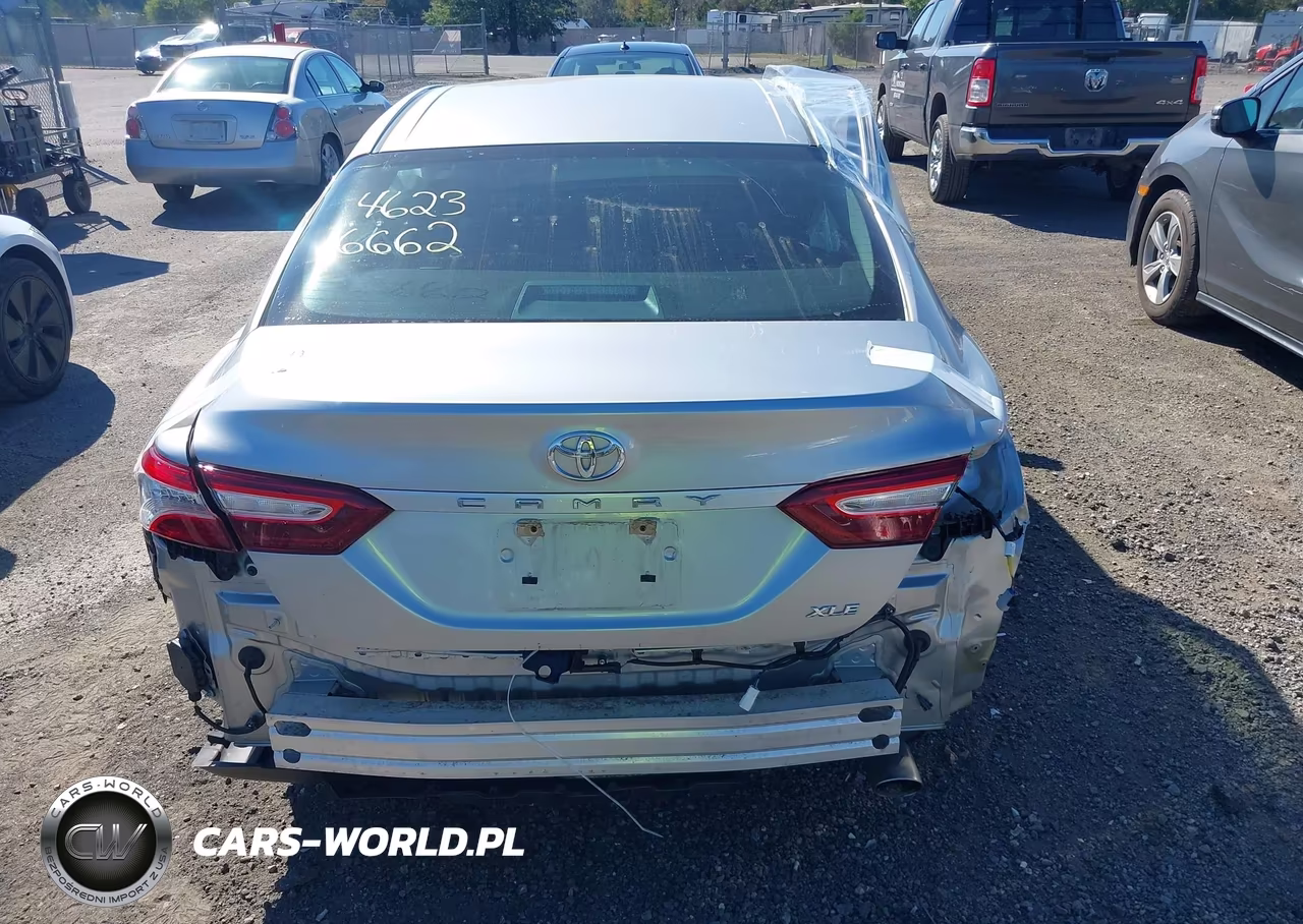 2018 Toyota Camry Xle VIN:4T1B11HK3JU507479 - 17