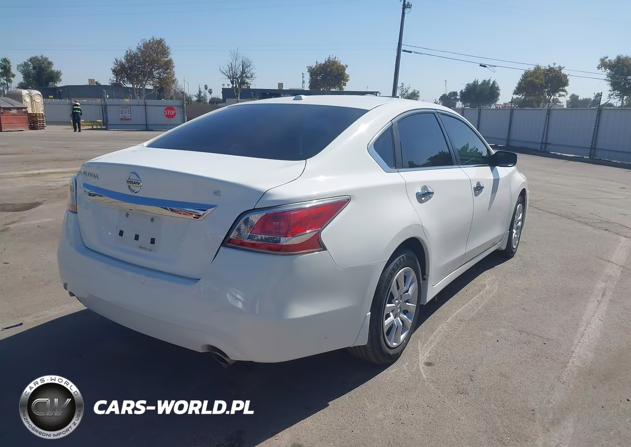 2015 Nissan Altima 2.5 S VIN:1N4AL3AP2FC285368 - 4