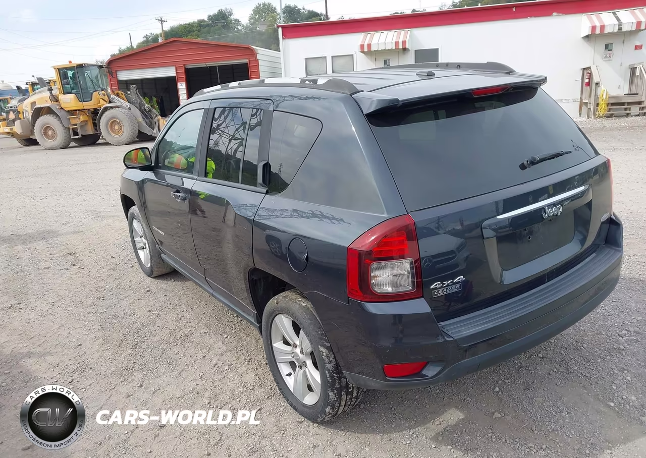 2016 Jeep Compass Latitude VIN:1C4NJDEB3GD588399 - 3