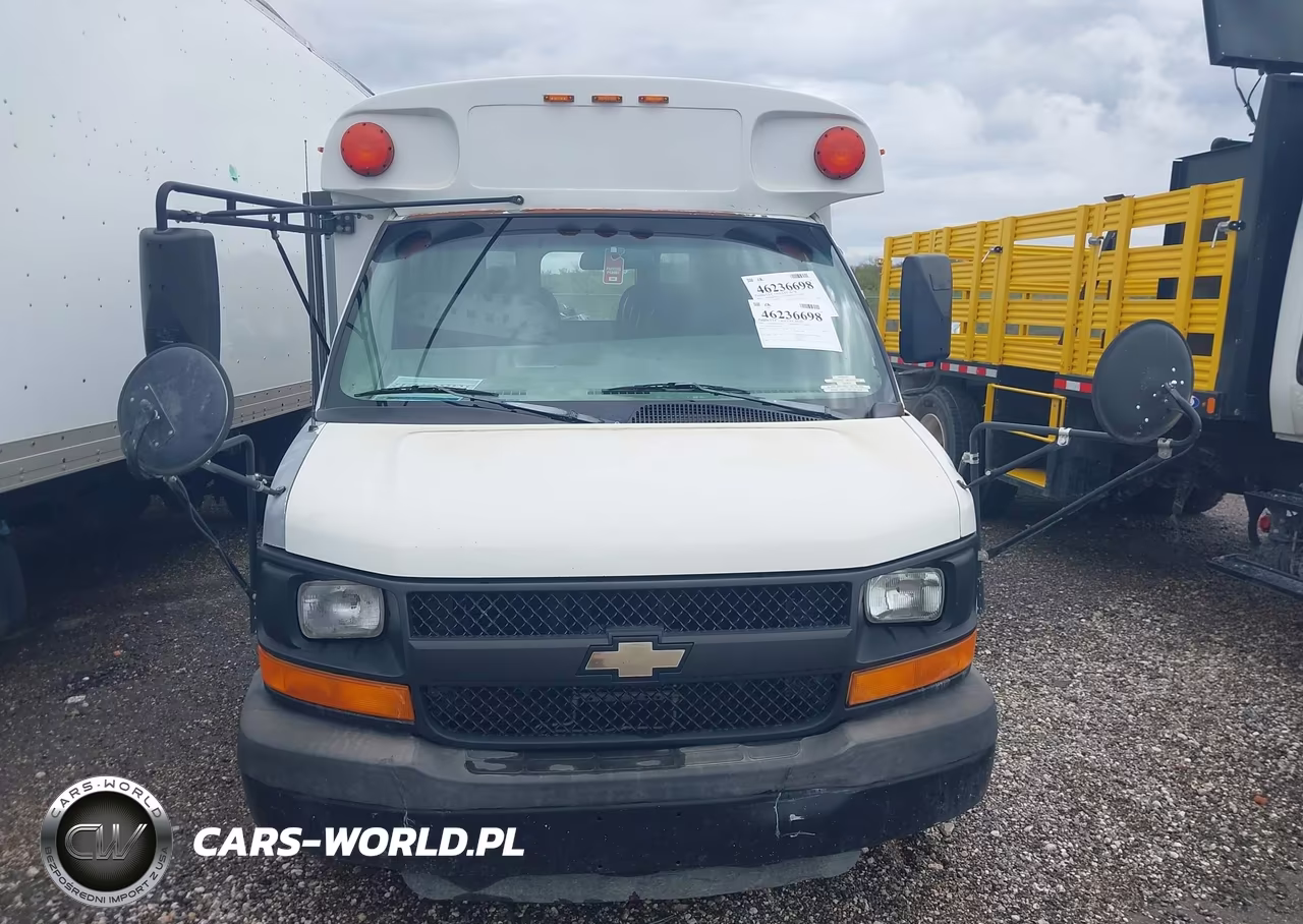 2003 Chevrolet Express Cutaway VIN:1GBHG31U131190914 - 12