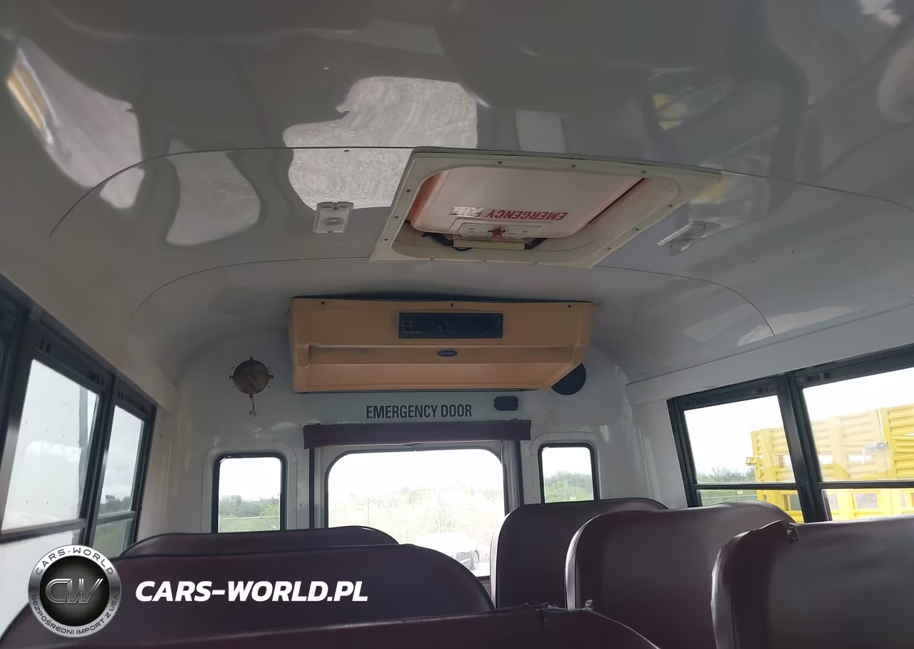 2003 Chevrolet Express Cutaway VIN:1GBHG31U131190914 - 16