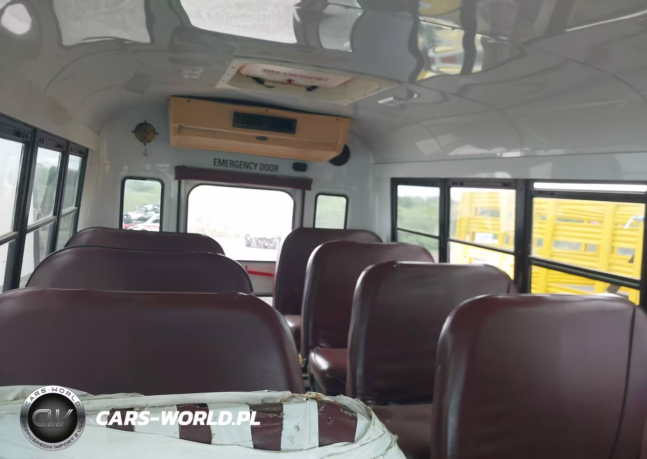 2003 Chevrolet Express Cutaway VIN:1GBHG31U131190914 - 6