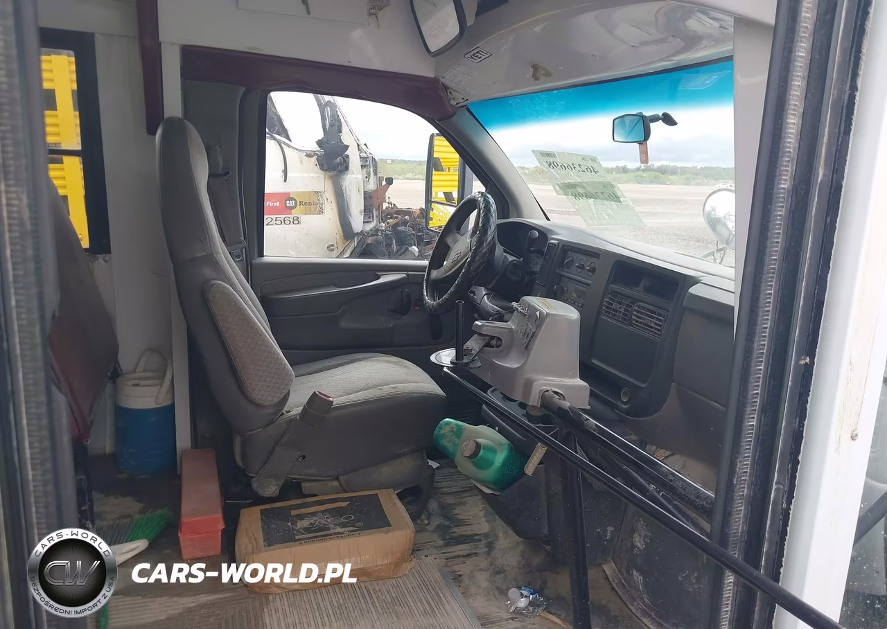 2003 Chevrolet Express Cutaway VIN:1GBHG31U131190914 - 7