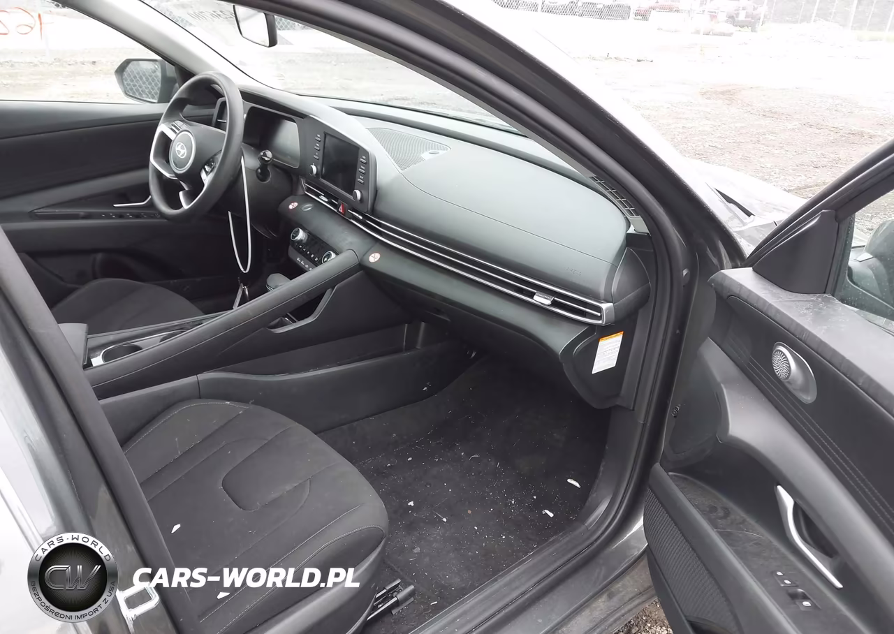 2026 Hyundai Elantra Hybrid Blue VIN:KMHLM4DJ3TU209513 - 5