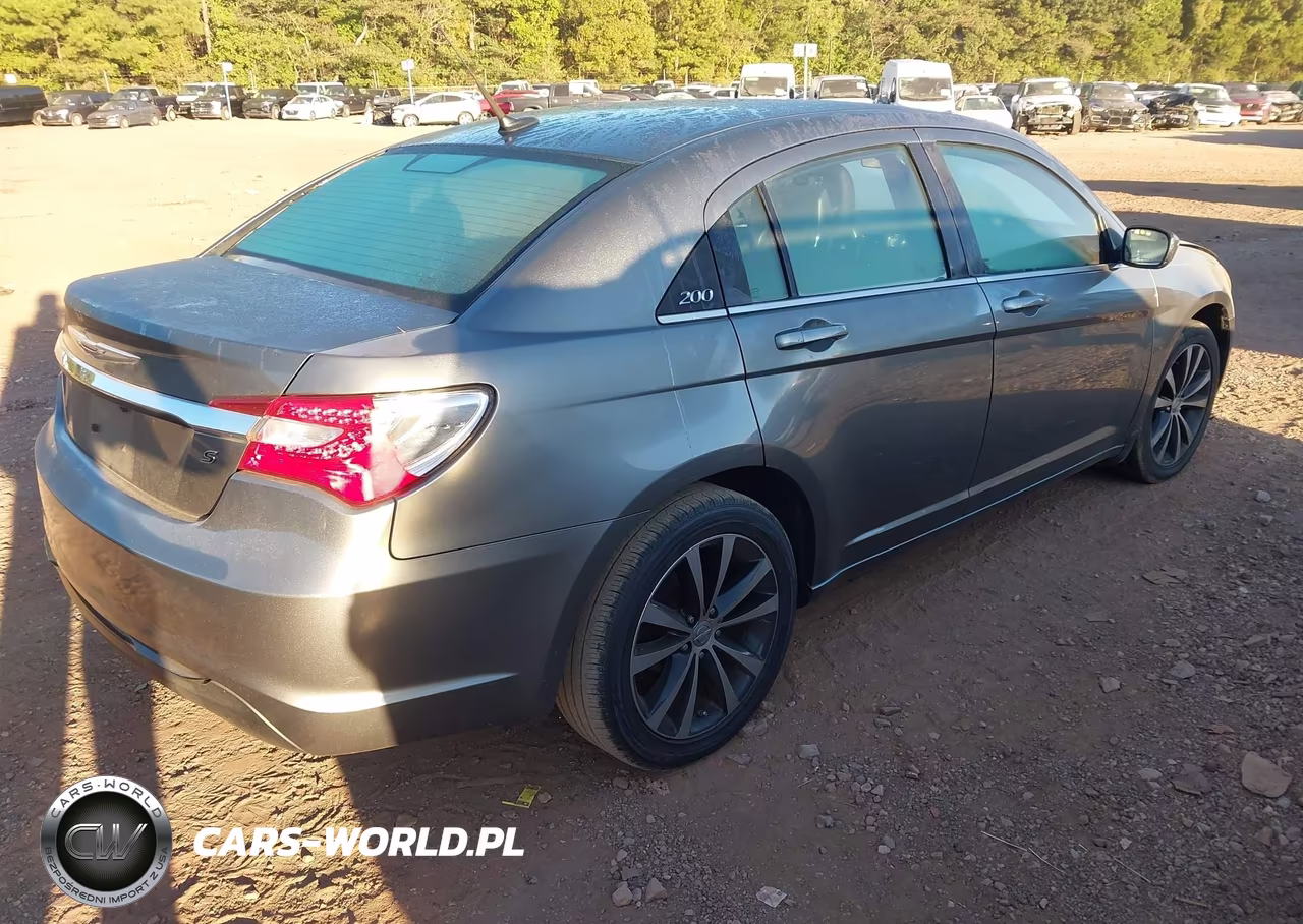 2013 Chrysler 200 Touring VIN:1C3CCBBB1DN546916 - 4