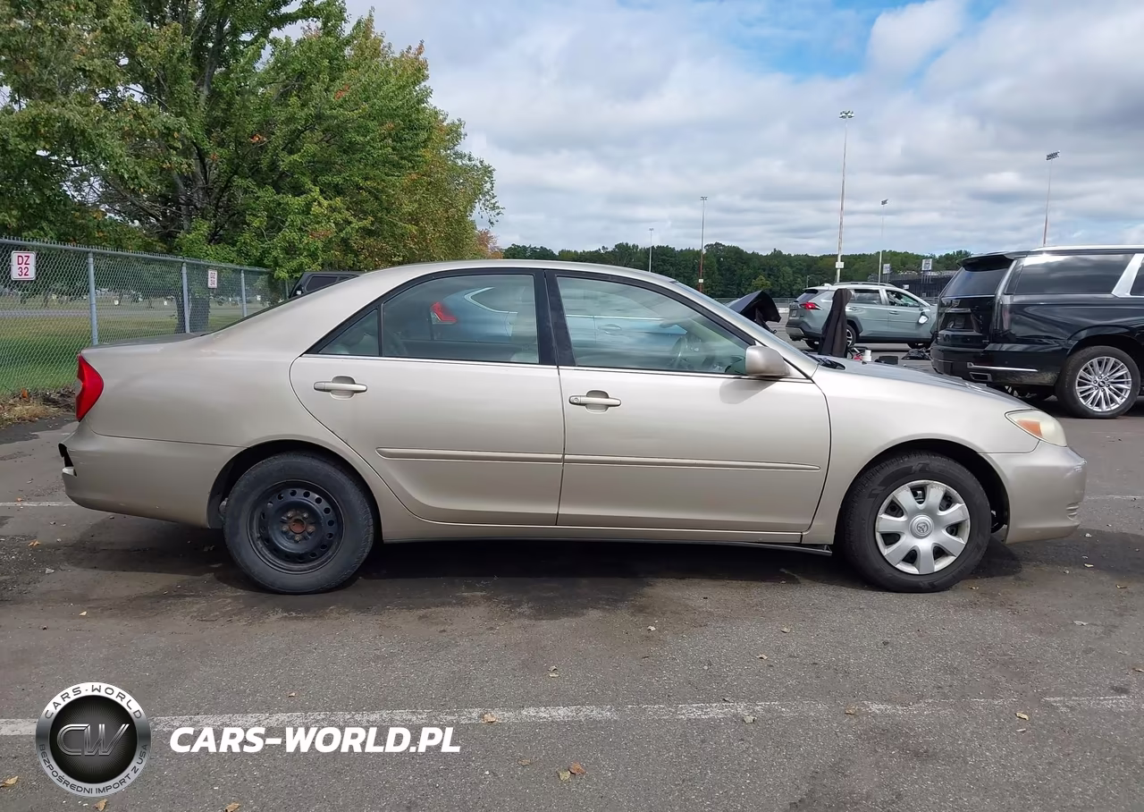 2004 Toyota Camry Le VIN:4T1BE32K24U864827 - 13