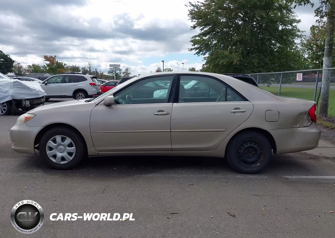 2004 Toyota Camry Le VIN:4T1BE32K24U864827 - 14