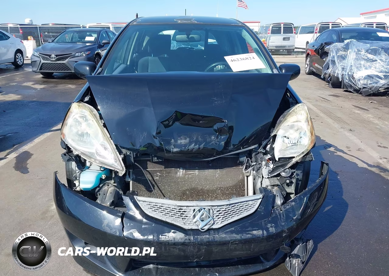 2011 Honda Fit Sport VIN:JHMGE8H50BC017928 - 12