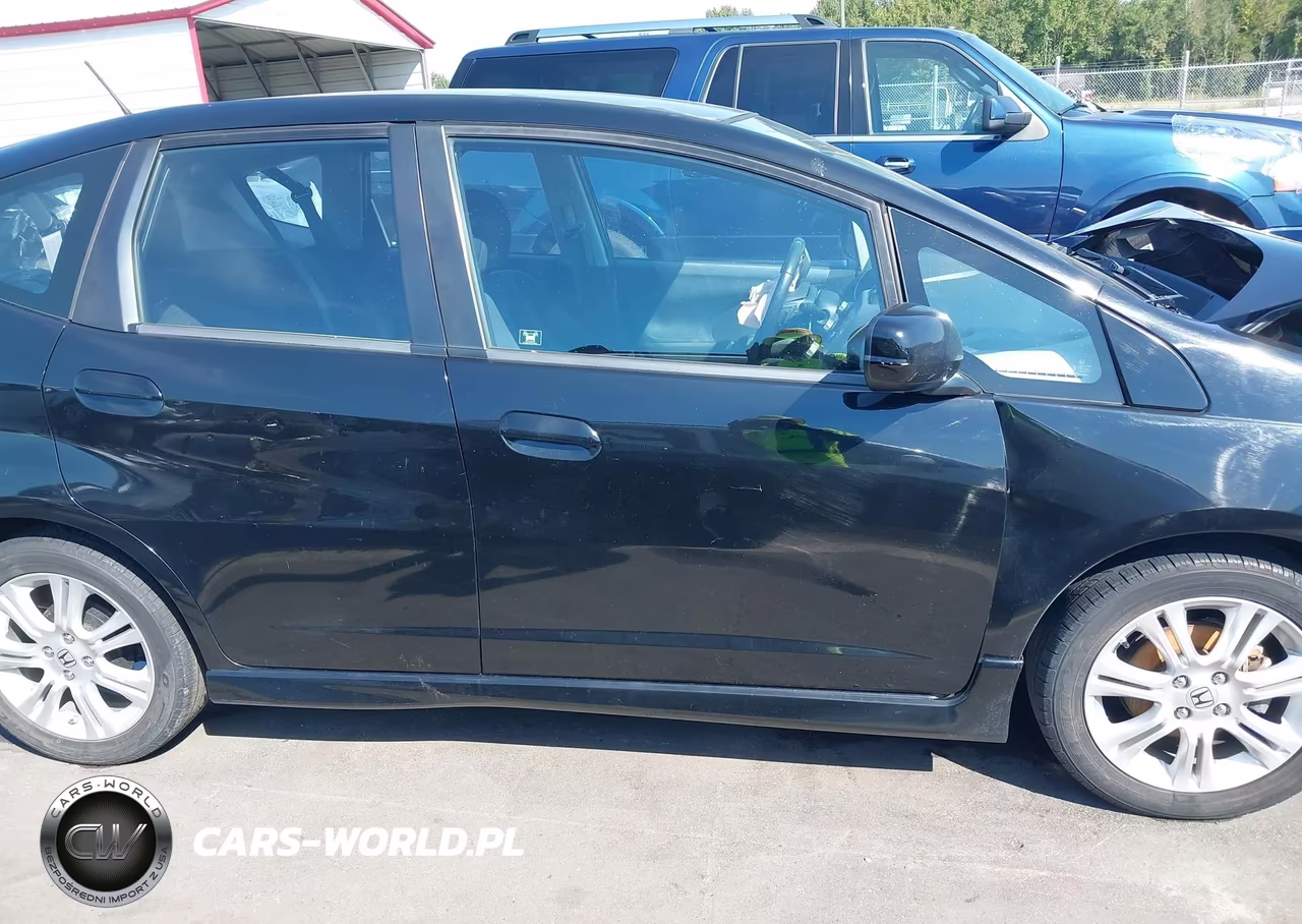2011 Honda Fit Sport VIN:JHMGE8H50BC017928 - 13
