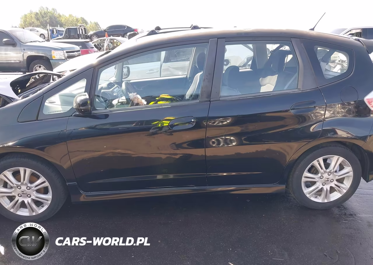 2011 Honda Fit Sport VIN:JHMGE8H50BC017928 - 14