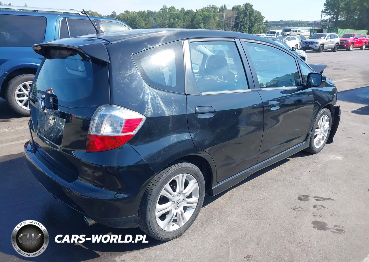 2011 Honda Fit Sport VIN:JHMGE8H50BC017928 - 4
