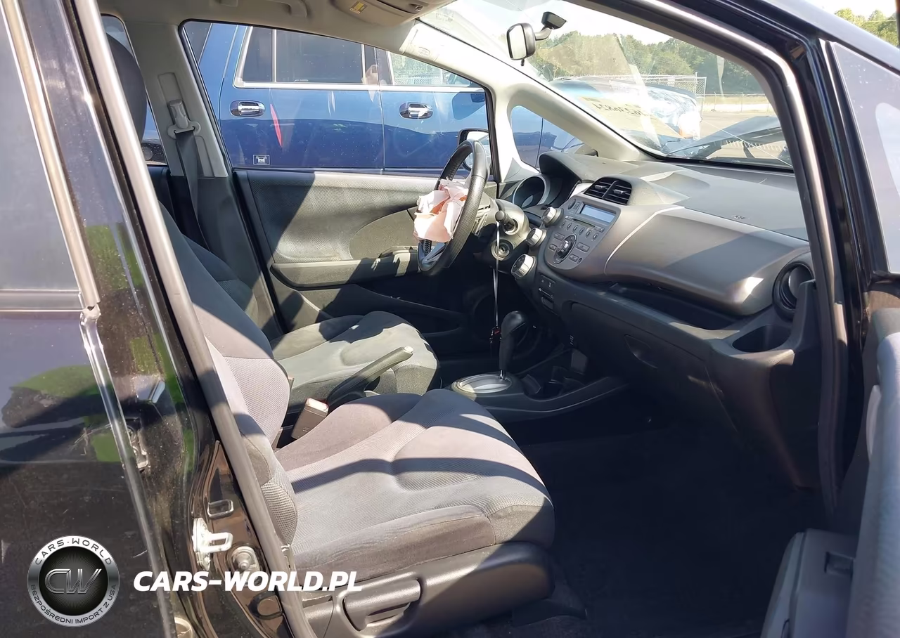 2011 Honda Fit Sport VIN:JHMGE8H50BC017928 - 5