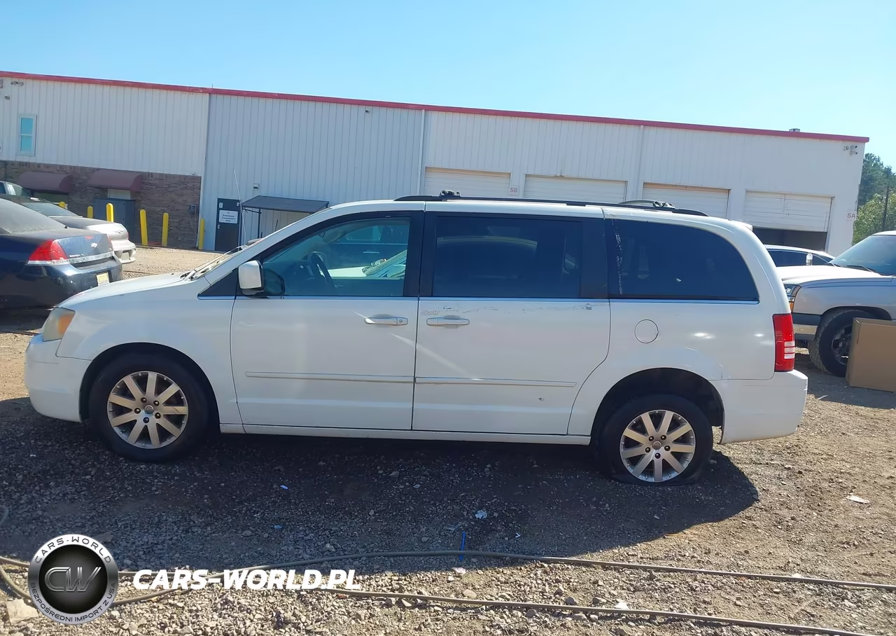 2008 Chrysler Town & Country Touring VIN:2A8HR54P28R607766 - 17