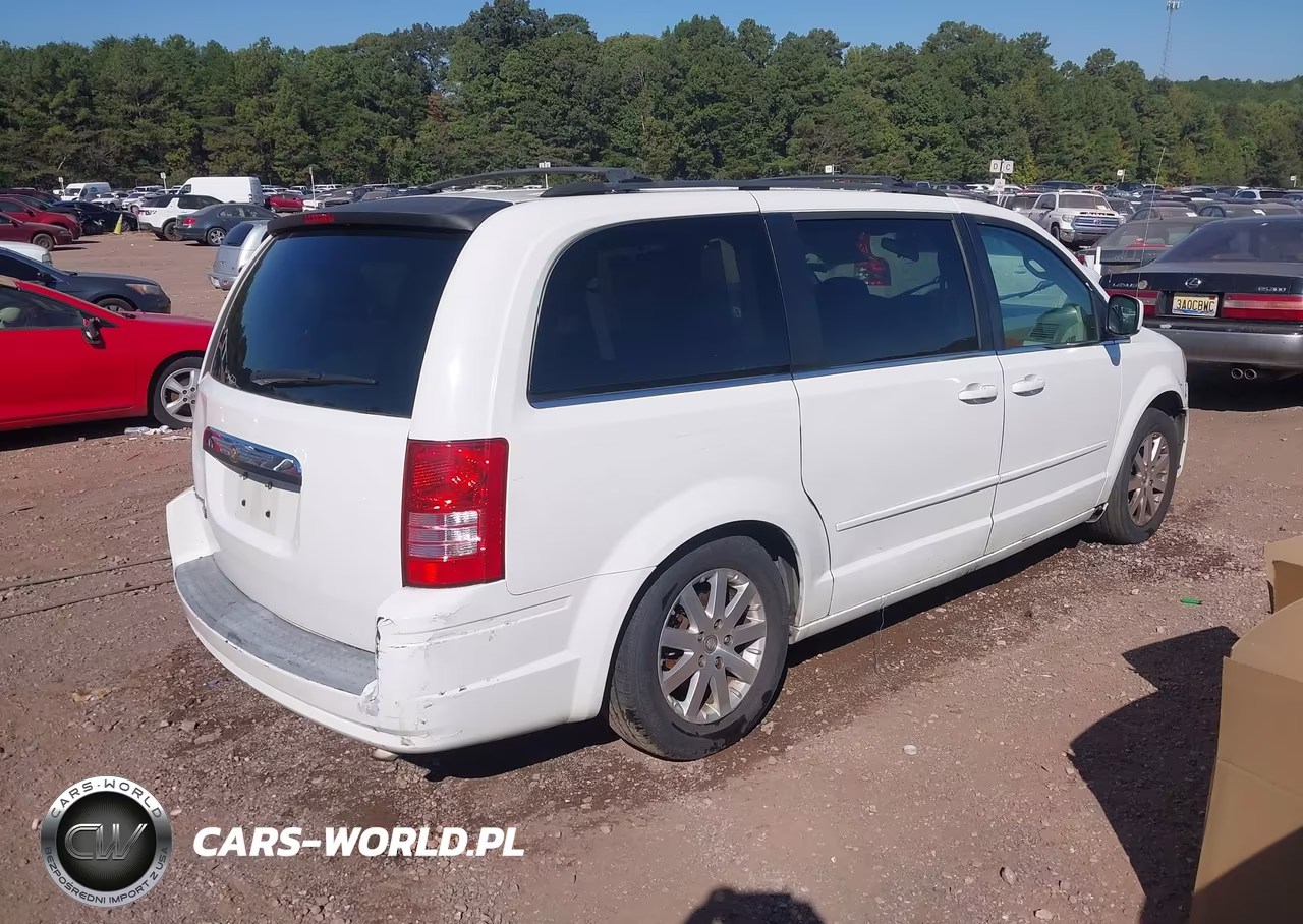2008 Chrysler Town & Country Touring VIN:2A8HR54P28R607766 - 4
