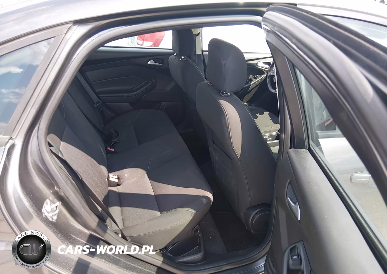 2016 Ford Focus Se VIN:1FADP3F22GL221184 - 8