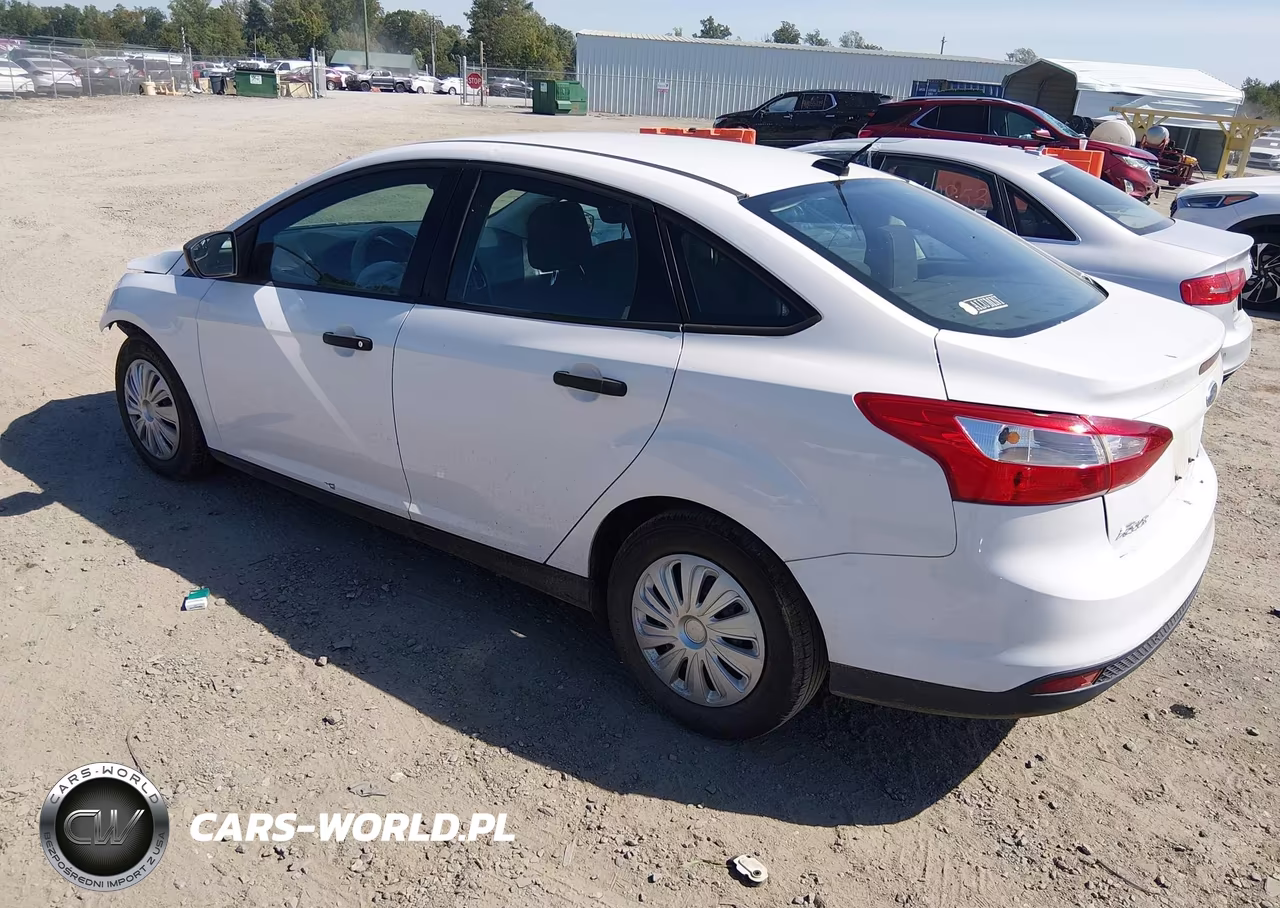 2013 Ford Focus S VIN:1FADP3E2XDL379642 - 3