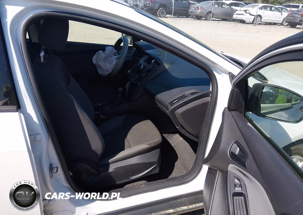 2013 Ford Focus S VIN:1FADP3E2XDL379642 - 5