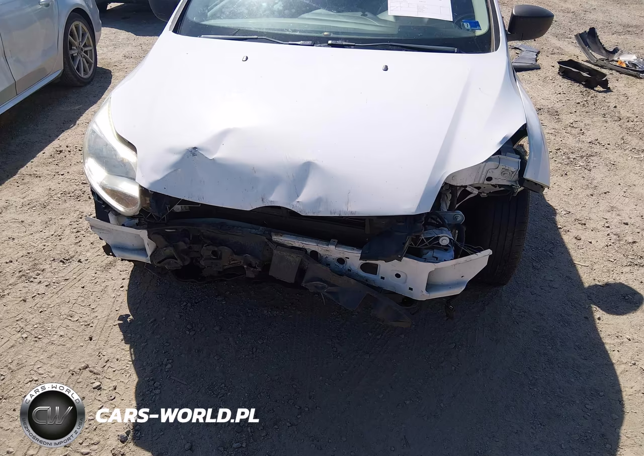 2013 Ford Focus S VIN:1FADP3E2XDL379642 - 6