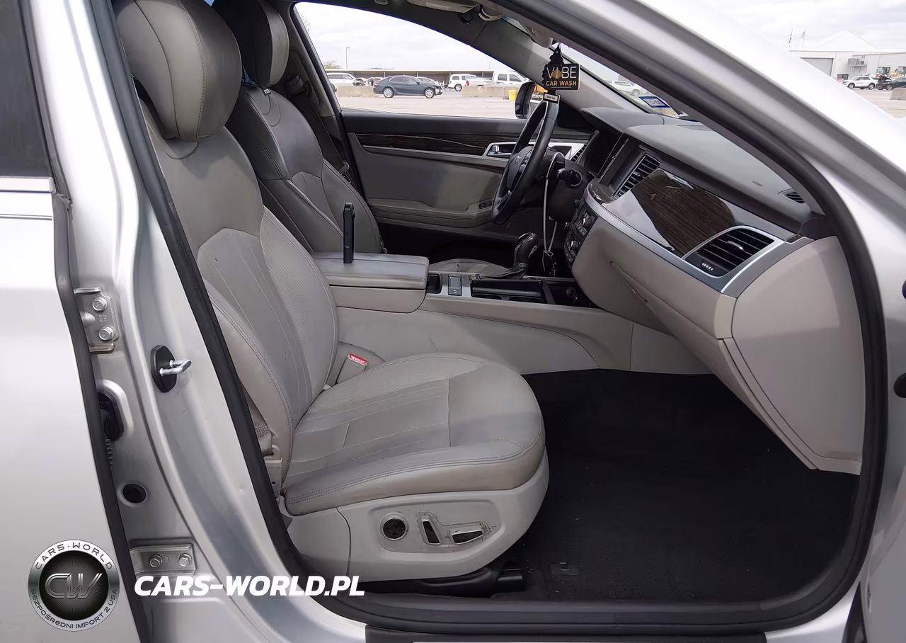2016 Hyundai Genesis 3.8 VIN:KMHGN4JE5GU136785 - 5