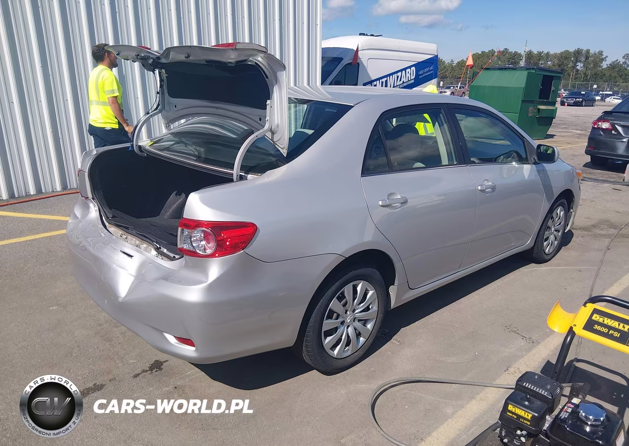 2013 Toyota Corolla Le VIN:5YFBU4EE7DP126862 - 4