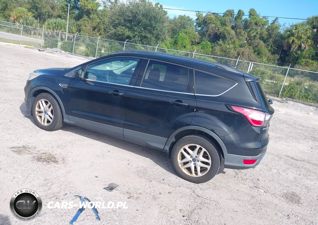2017 Ford Escape Se VIN:1FMCU9GD5HUC44547 - 3