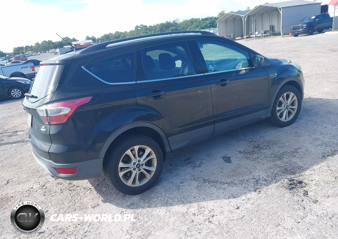 2017 Ford Escape Se VIN:1FMCU9GD5HUC44547 - 4