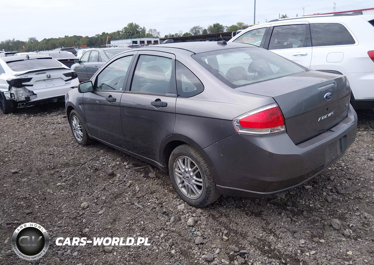 2009 Ford Focus Se VIN:1FAHP35NX9W105942 - 3