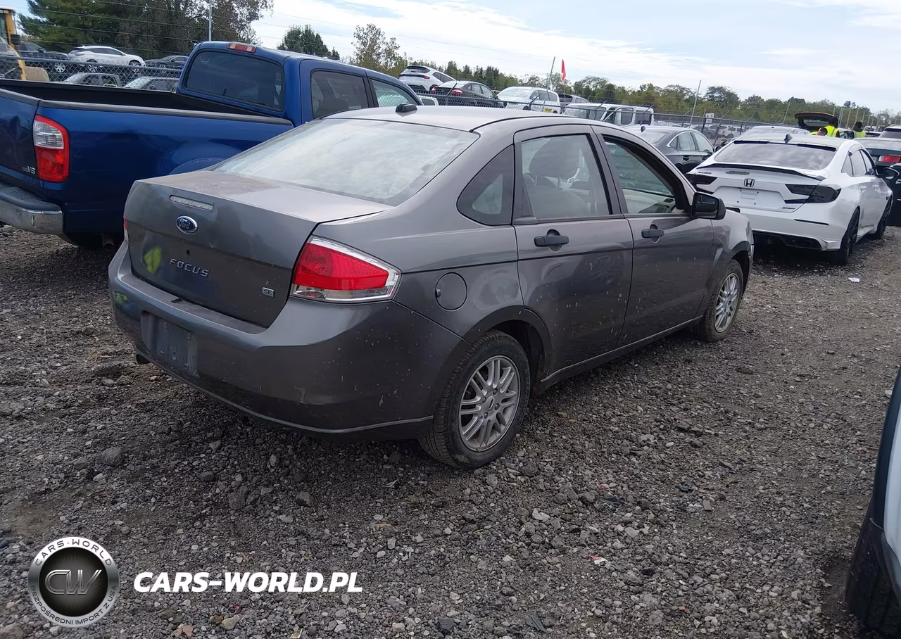 2009 Ford Focus Se VIN:1FAHP35NX9W105942 - 4