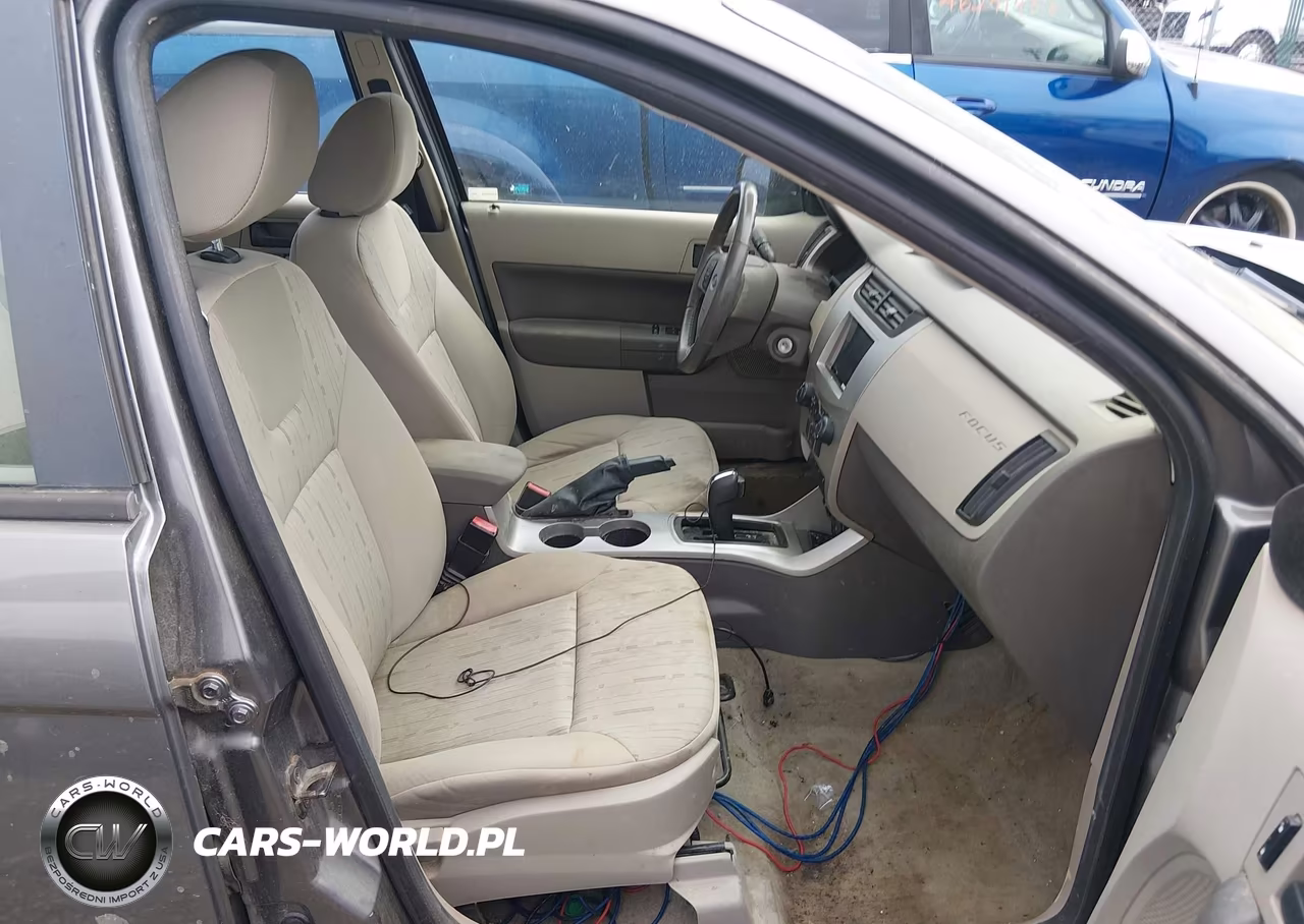 2009 Ford Focus Se VIN:1FAHP35NX9W105942 - 5