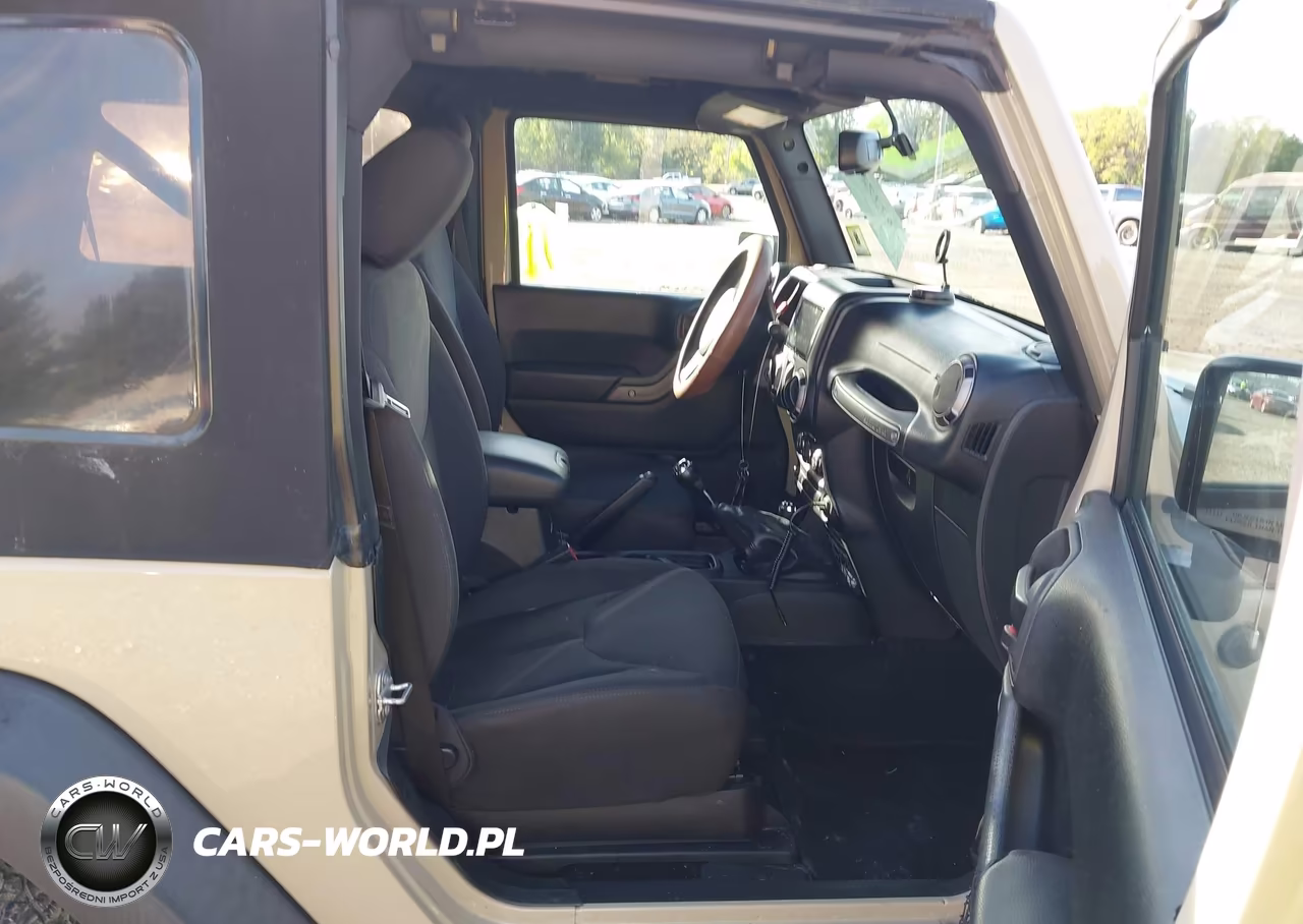 2017 Jeep Wrangler Sport 4X4 VIN:1C4AJWAG2HL574142 - 5