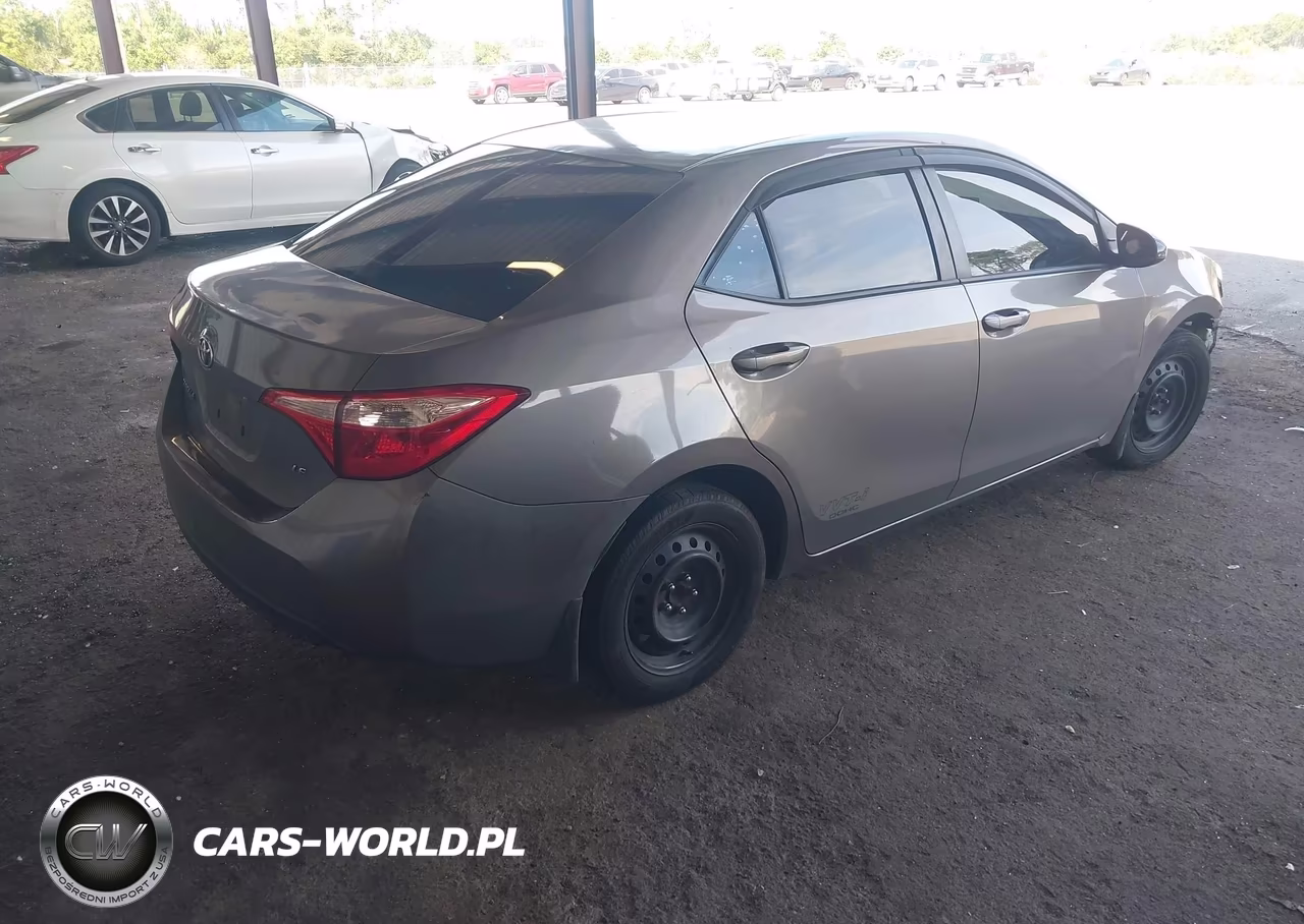 2019 Toyota Corolla Le VIN:5YFBURHE2KP880774 - 4