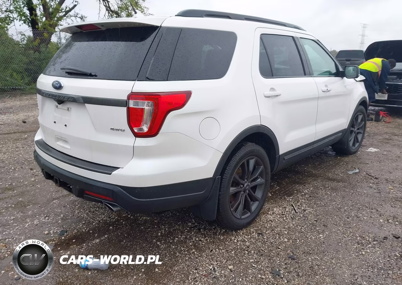 2018 Ford Explorer Xlt VIN:1FM5K8D86JGA12608 - 4