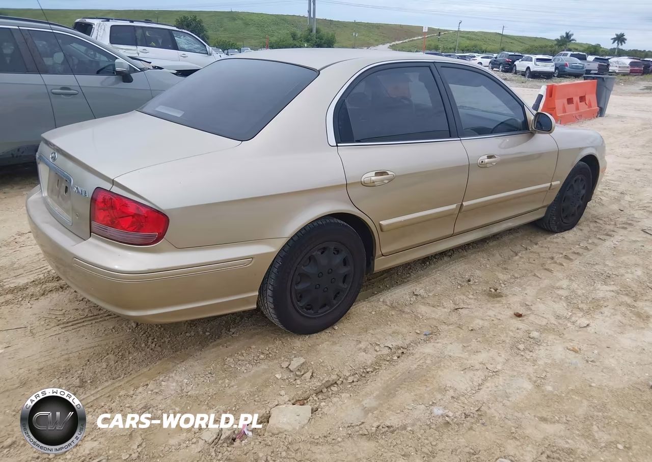 2004 Hyundai Sonata VIN:KMHWF25S84A052888 - 4