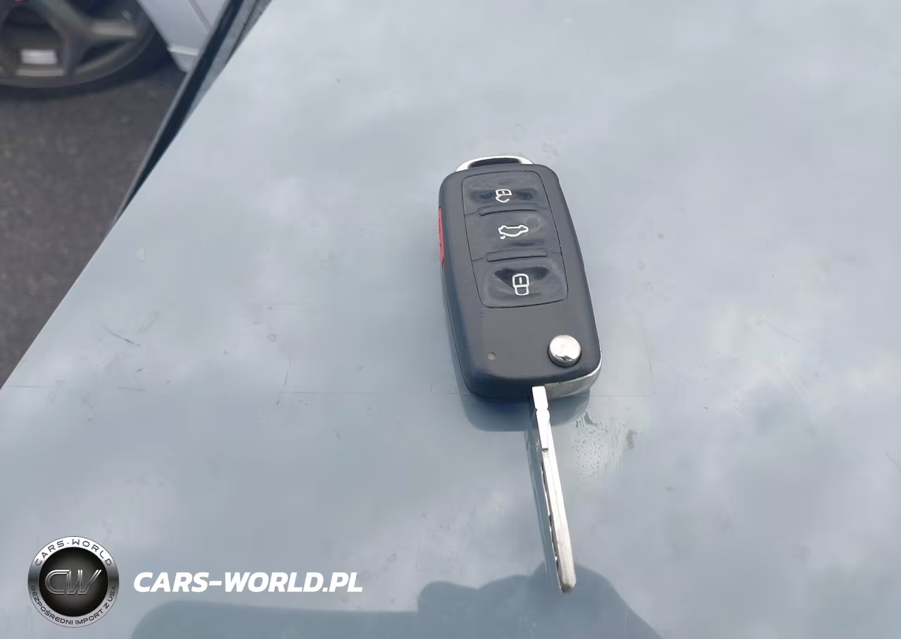 2014 Volkswagen Beetle 1.8T Entry VIN:3VWF17ATXEM641005 - 11