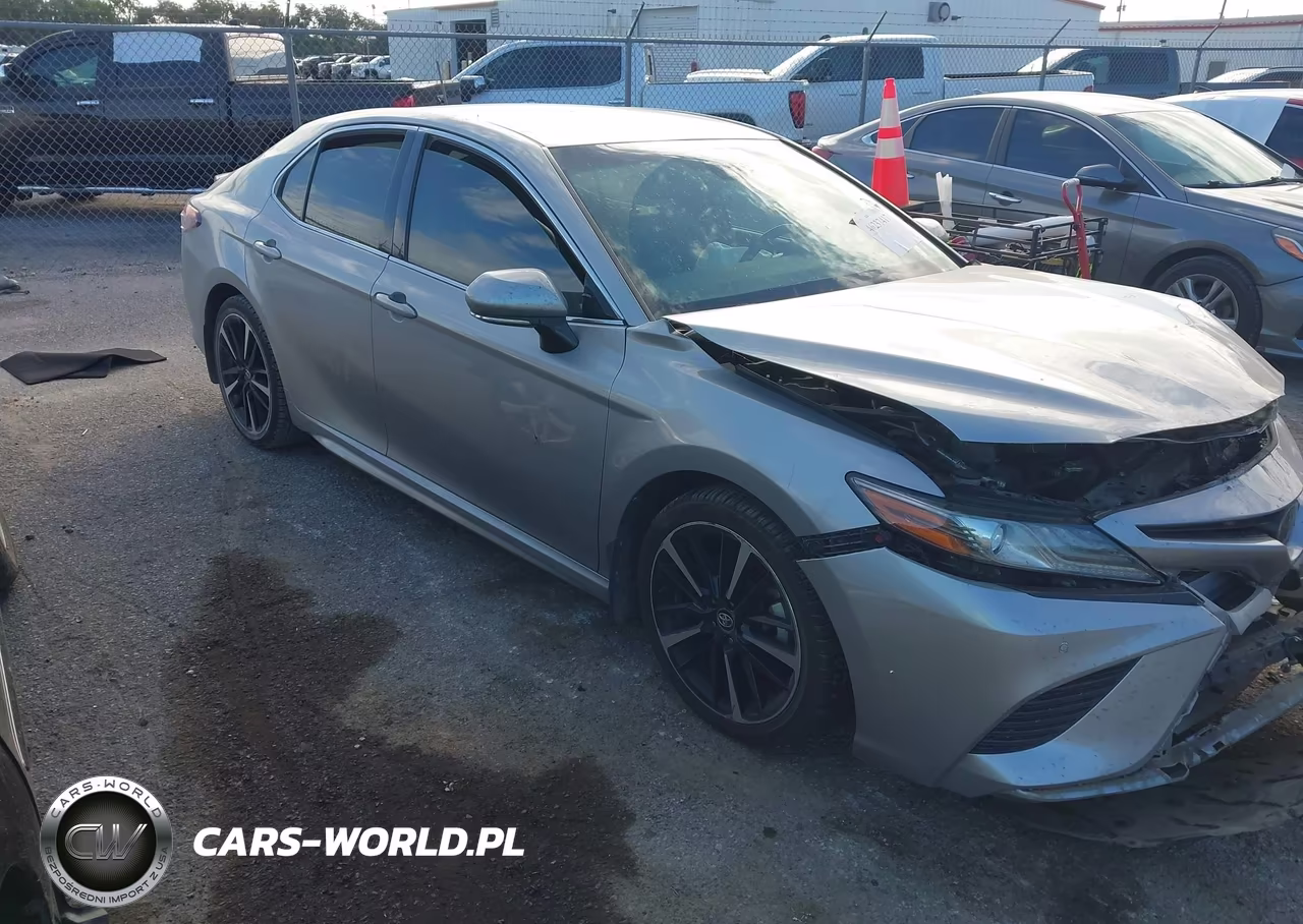 2018 Toyota Camry Xse – zdjęcie 1 z 17