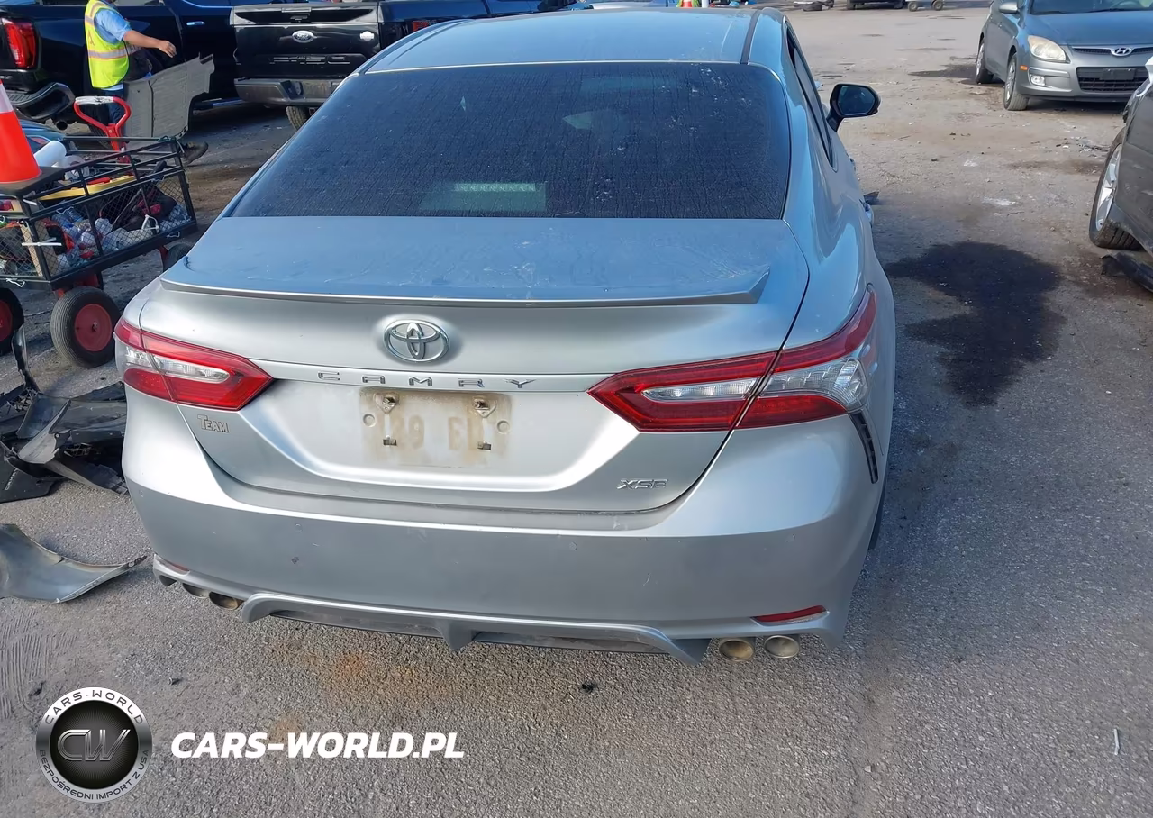 2018 Toyota Camry Xse VIN:4T1B61HK0JU128697 - 17