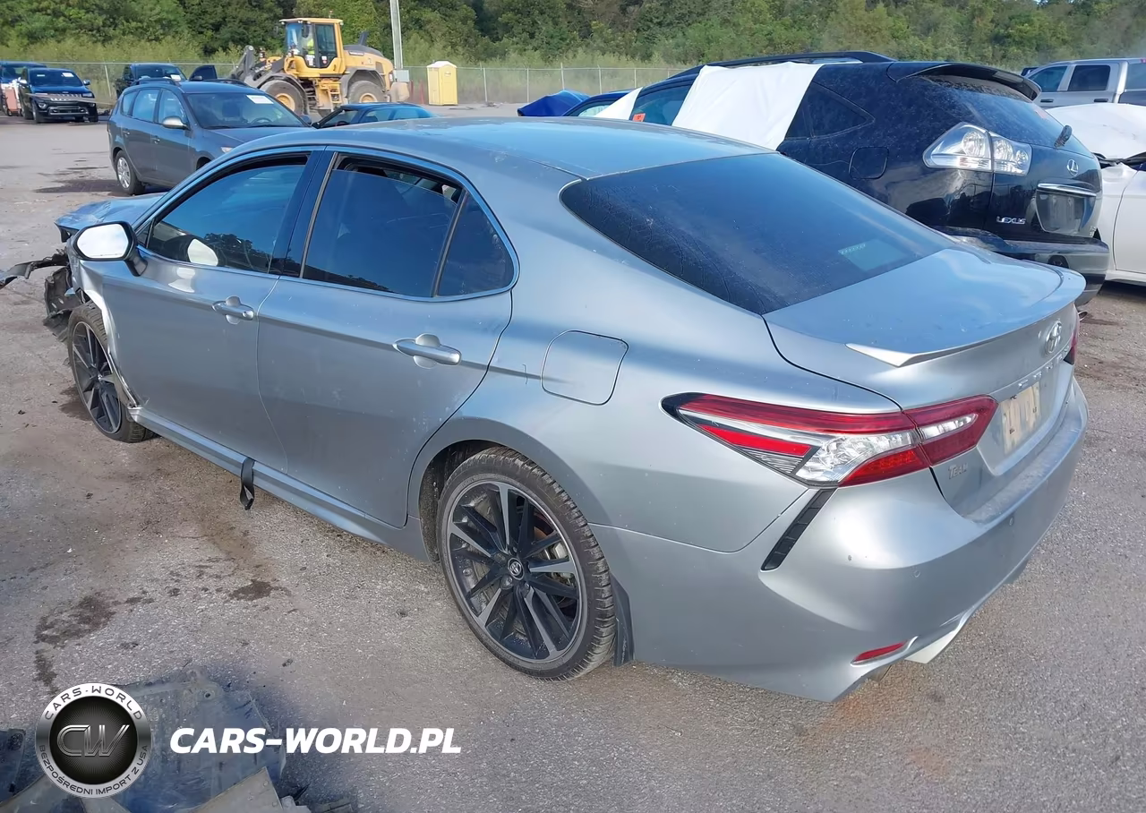 2018 Toyota Camry Xse VIN:4T1B61HK0JU128697 - 3