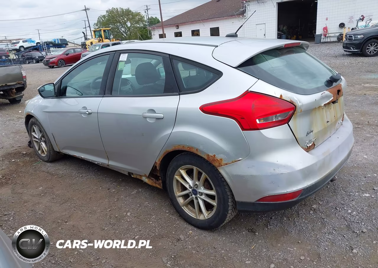 2015 Ford Focus Se VIN:1FADP3KEXFL274066 - 3